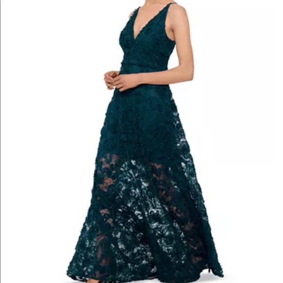 Beautiful floor length black dress - Picture 2 of 7